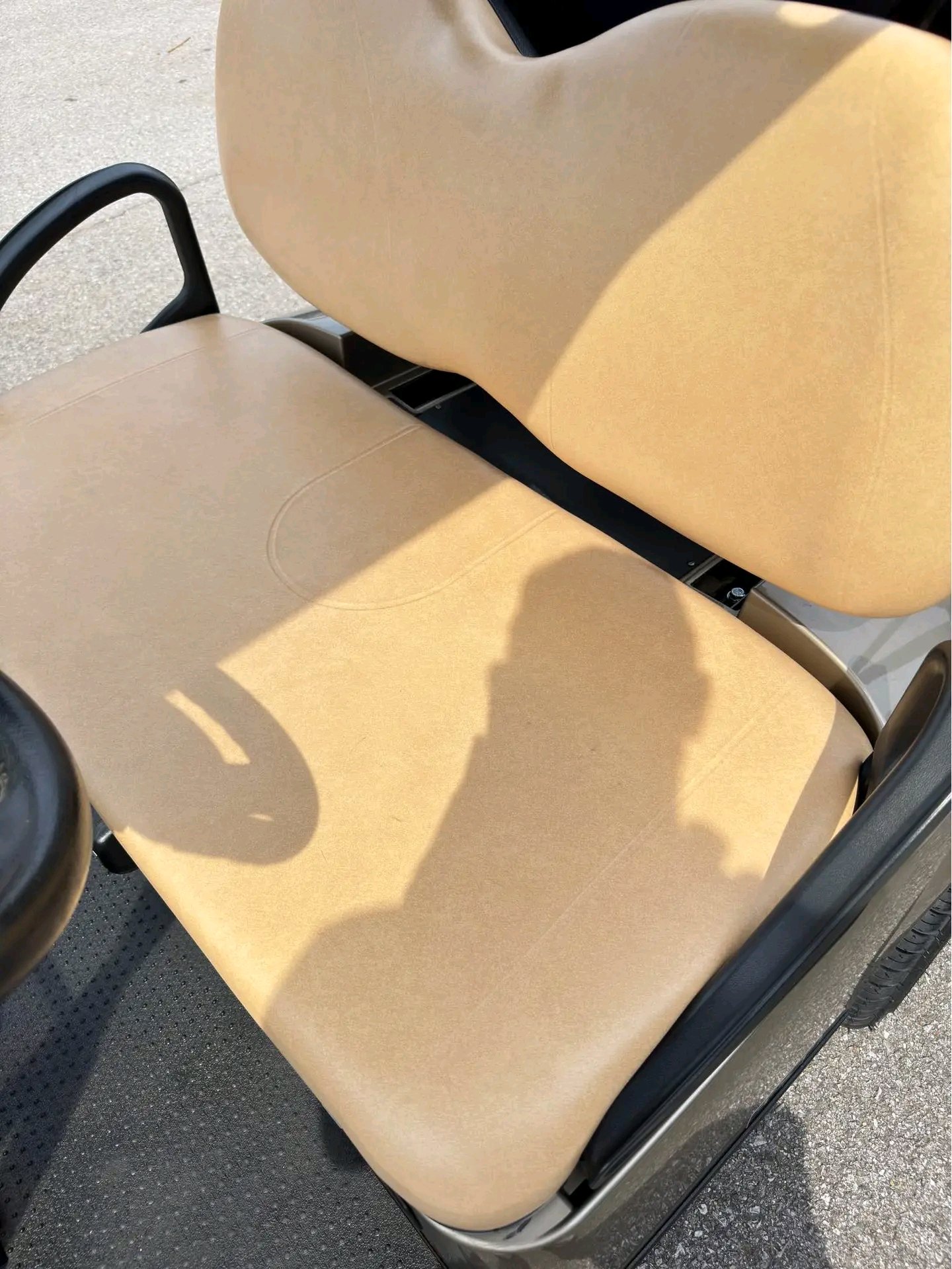 E-Z-GO RXV golf cart - Image 3